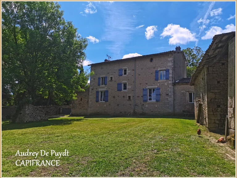 Vente Propriété Nanteuil - 4 chambres