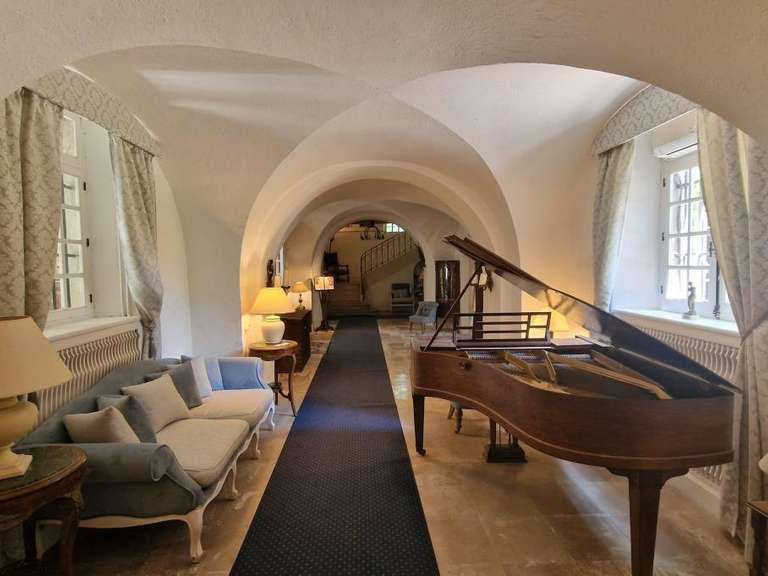 Château Narbonne - 26 chambres - 2750m²