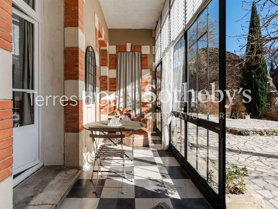 House Narbonne