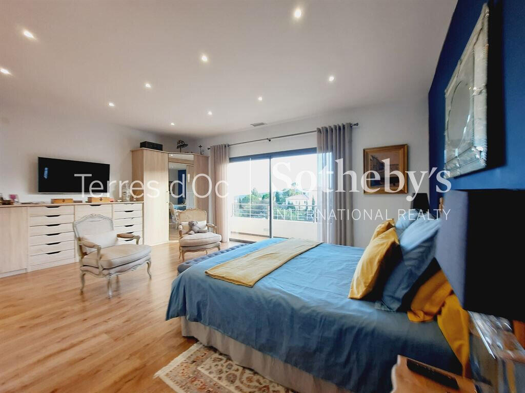 House Narbonne