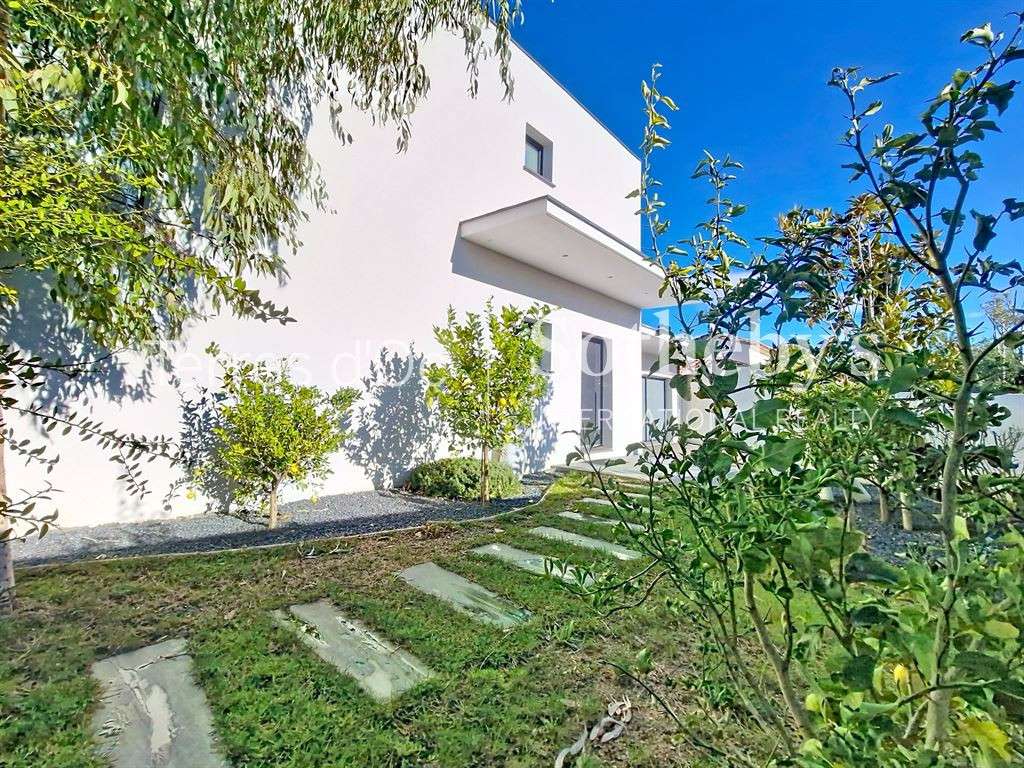 House Narbonne