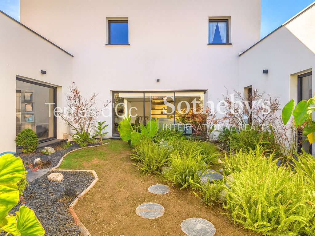 House Narbonne