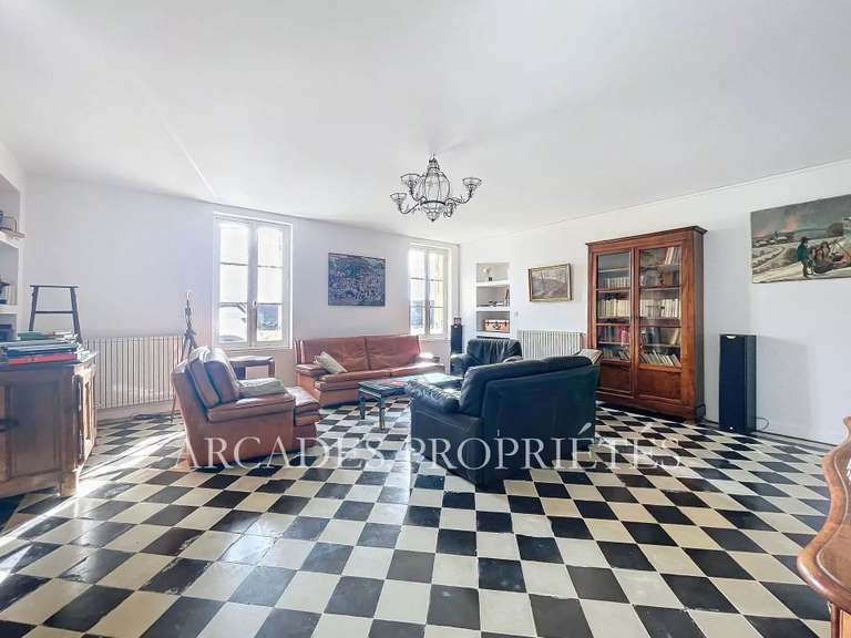 Propriété Naujan-et-Postiac - 13 chambres - 615m²