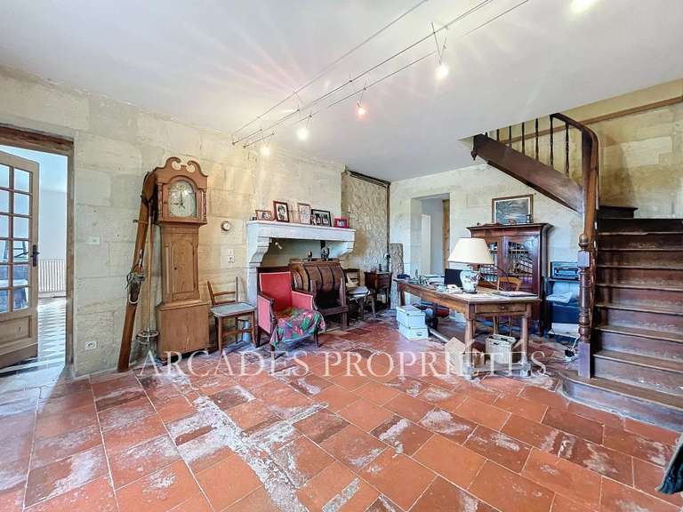 Propriété Naujan-et-Postiac - 13 chambres - 615m²