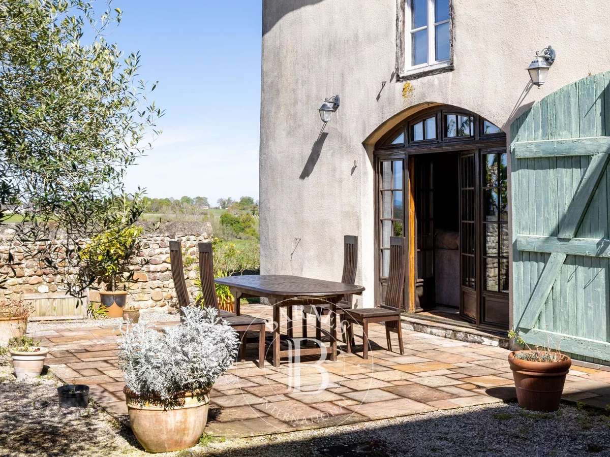 Bien atypique Navarrenx