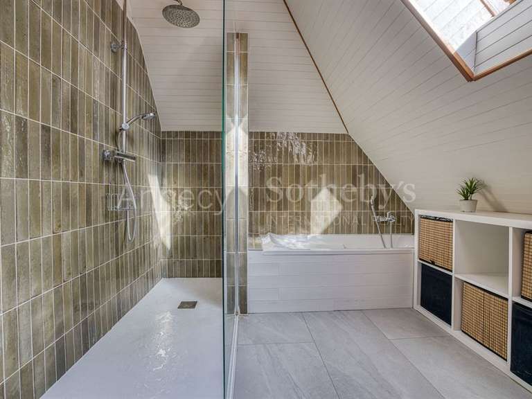 Maison Nâves-Parmelan - 4 chambres - 200m²