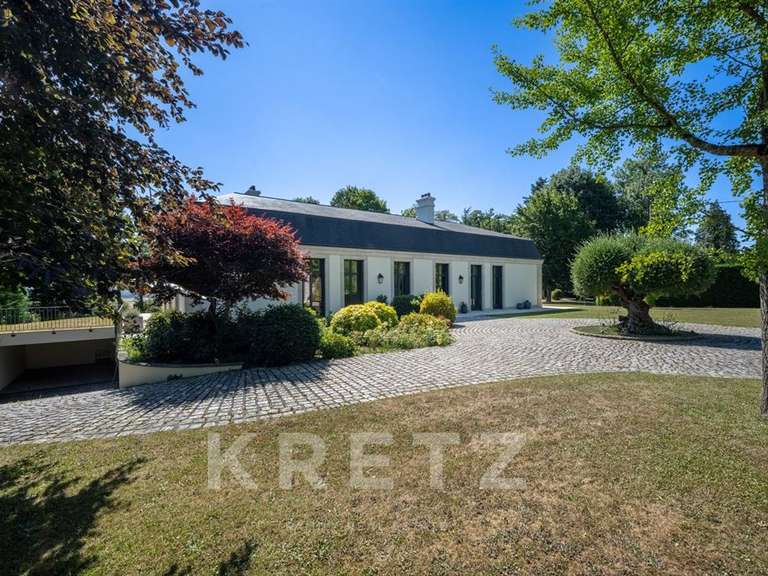 House Neauphle-le-Château - 4 bedrooms - 270m²
