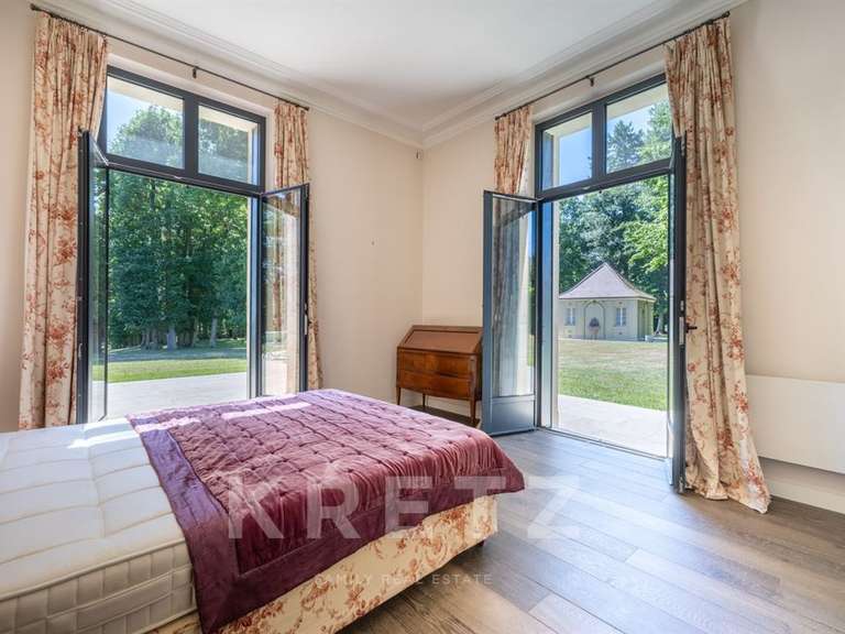 House Neauphle-le-Château - 4 bedrooms - 270m²