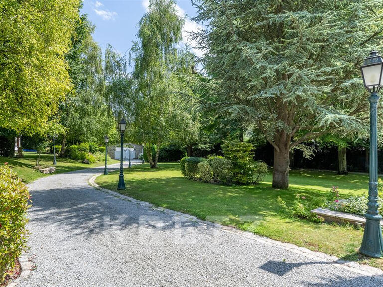 Maison Neauphle-le-Vieux - 8 chambres - 483m²