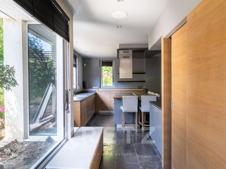 Maison Neauphle-le-Vieux - 8 chambres - 483m²