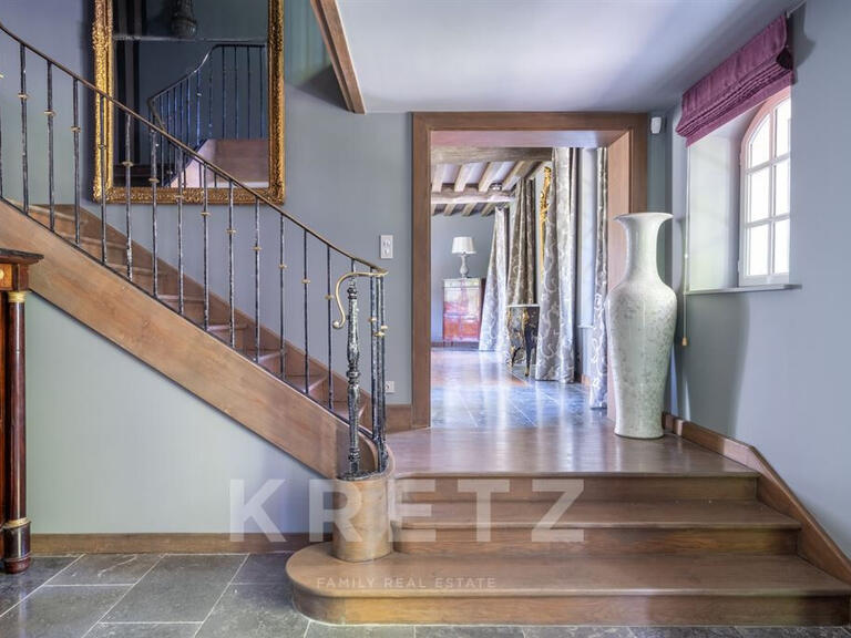 Maison Neauphle-le-Vieux - 8 chambres - 483m²