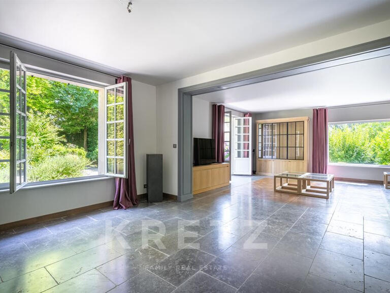 Maison Neauphle-le-Vieux - 8 chambres - 483m²