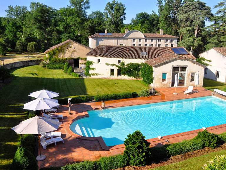 Château Nérac - 12 chambres - 936m²