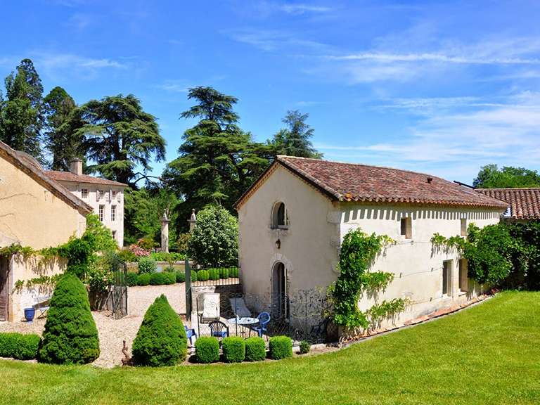 Château Nérac - 12 chambres - 936m²