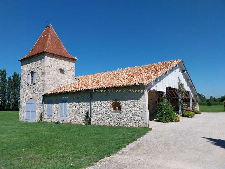 Propriété Nérac - 14 chambres - 686m²