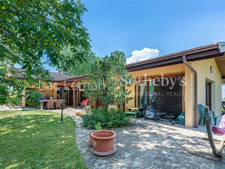 Maison Nernier - 5 chambres - 225m²