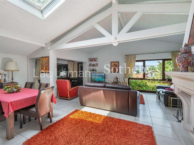 Maison Nernier - 5 chambres - 225m²