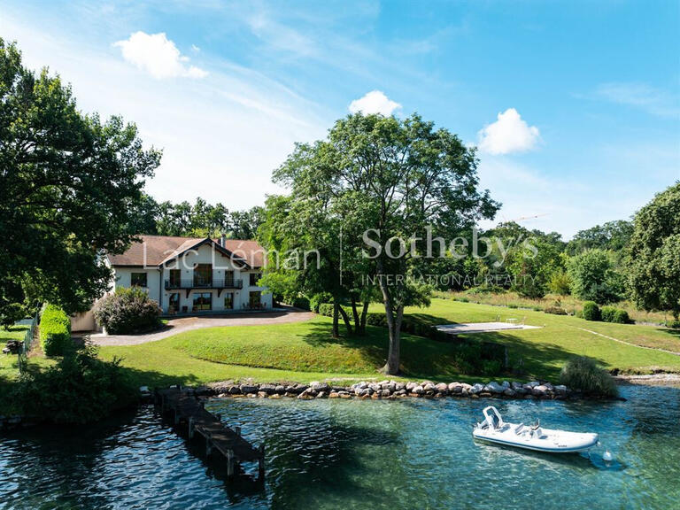 House Nernier - 8 bedrooms - 539m²