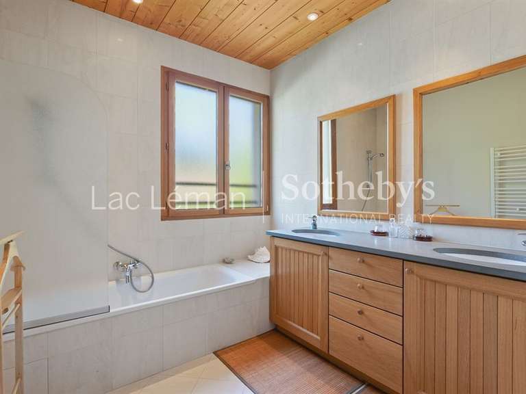 Maison Nernier - 8 chambres - 539m²