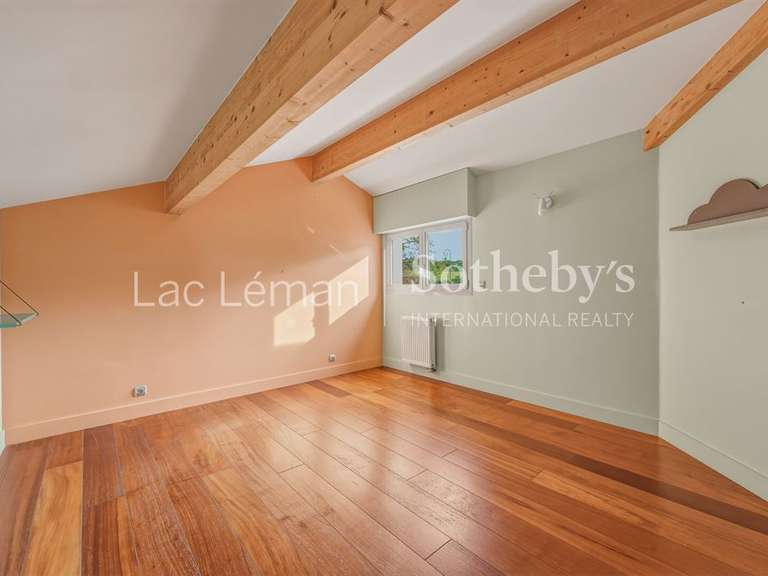 House Nernier - 5 bedrooms - 240m²