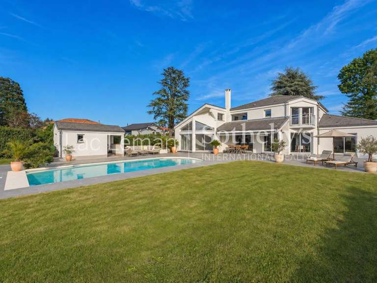 Maison Nernier - 5 chambres - 240m²