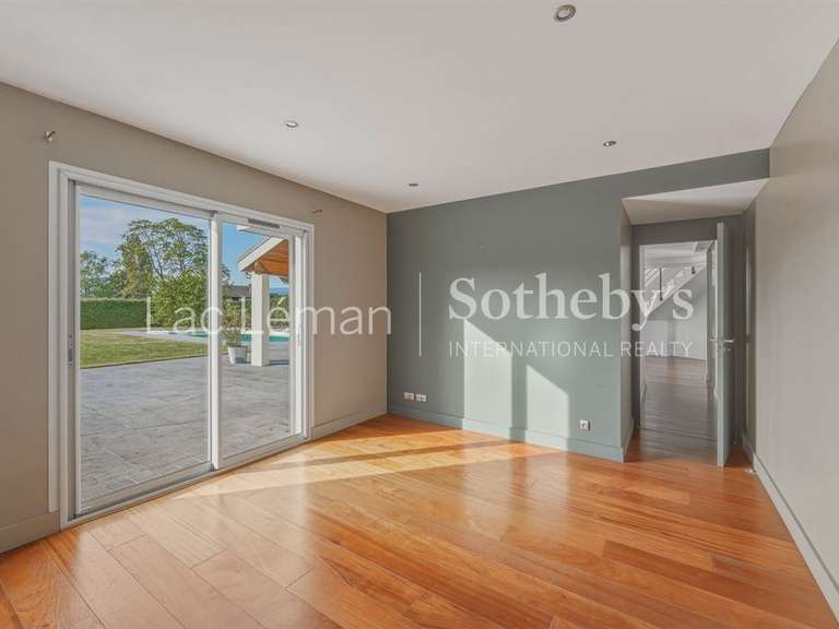 Maison Nernier - 5 chambres - 240m²