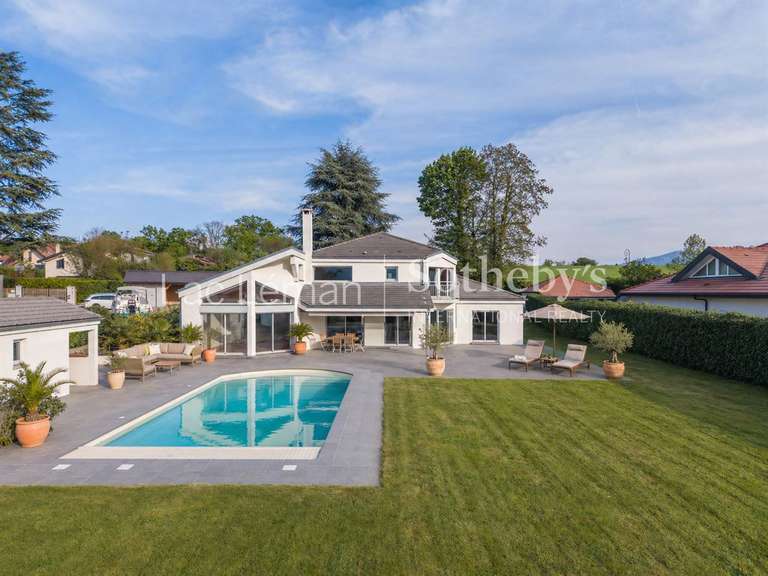 Maison Nernier - 5 chambres - 240m²