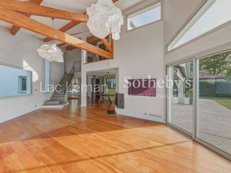 House Nernier - 5 bedrooms - 240m²