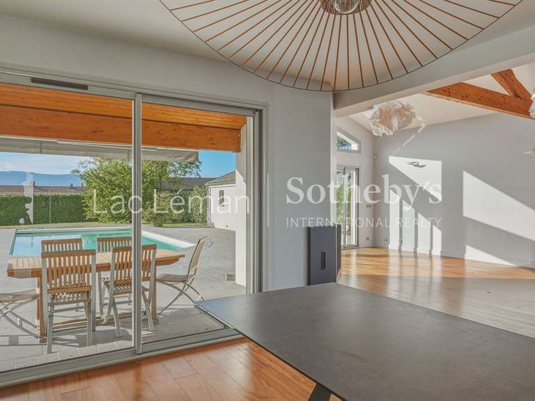 Maison Nernier - 5 chambres - 240m²