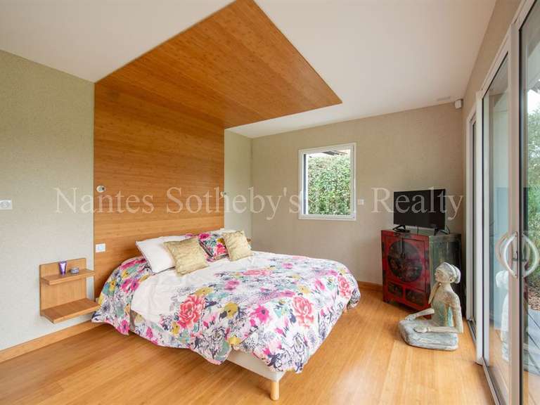 Maison Nesmy - 5 chambres - 296m²