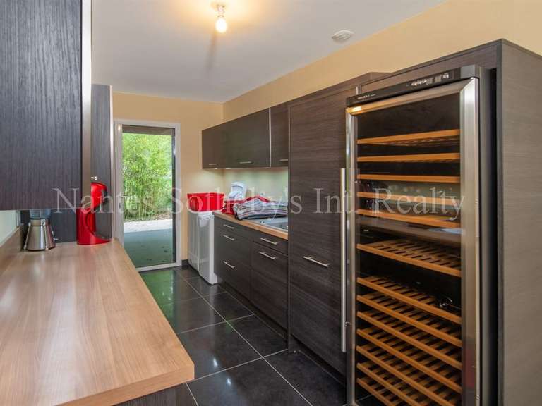 Maison Nesmy - 5 chambres - 296m²