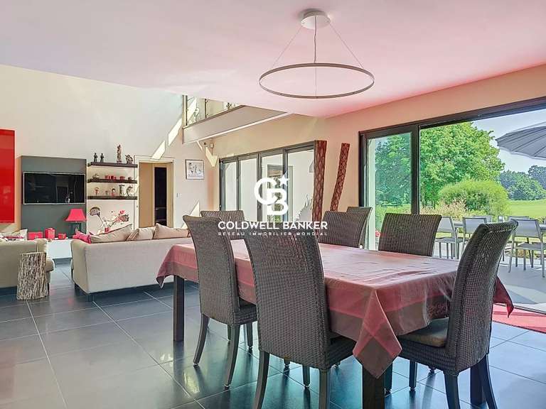 Maison Nesmy - 4 chambres - 303m²