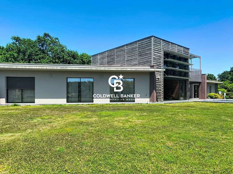 Maison Nesmy - 4 chambres - 263m²