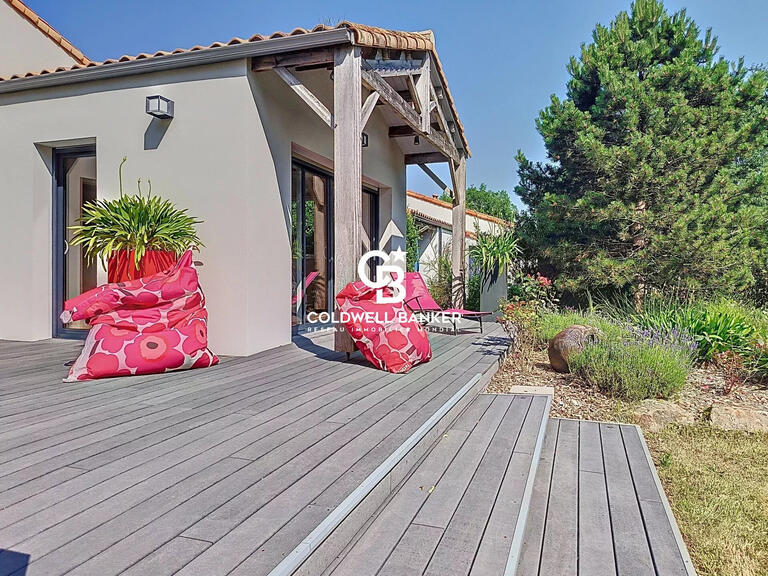 Villa Nesmy - 4 chambres - 303m²
