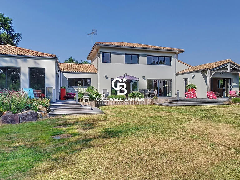 Villa Nesmy - 4 chambres - 303m²