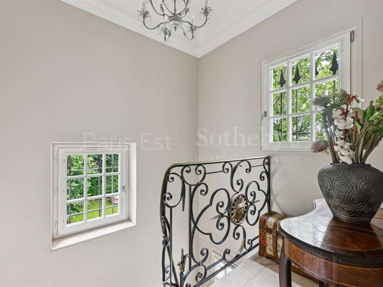 Maison Neuilly-Plaisance - 5 chambres - 200m²