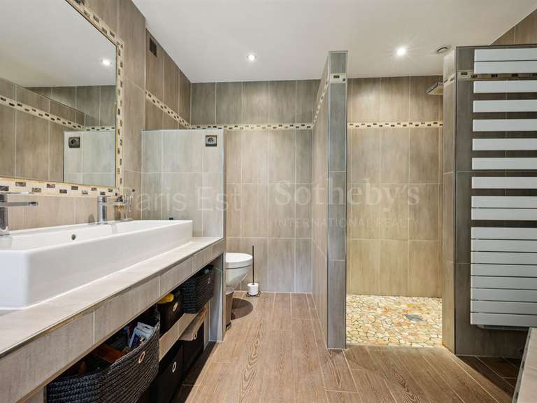 Maison Neuilly-Plaisance - 5 chambres - 200m²