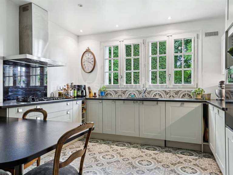 Maison Neuilly-Plaisance - 5 chambres - 200m²