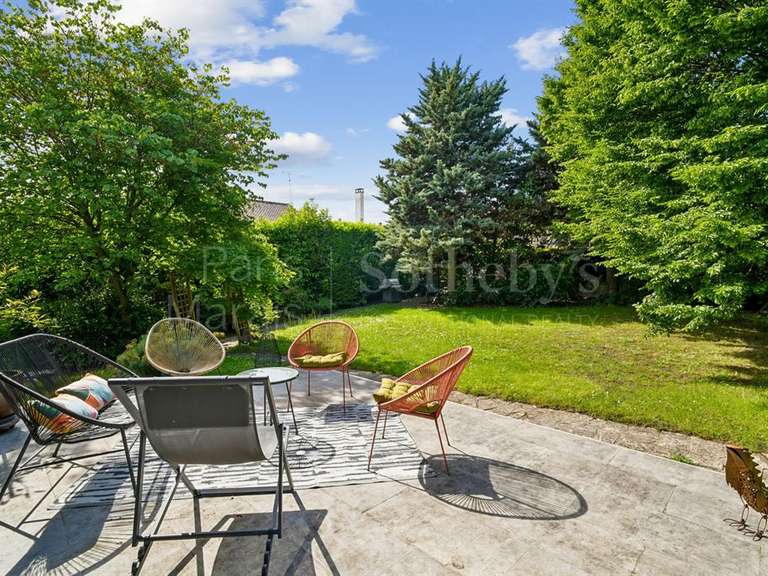 Maison Neuilly-Plaisance - 5 chambres - 231m²