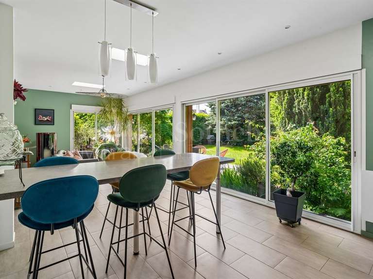 Maison Neuilly-Plaisance - 5 chambres - 231m²