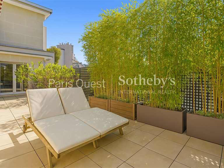 Apartment Neuilly-sur-Seine - 4 bedrooms - 184m²