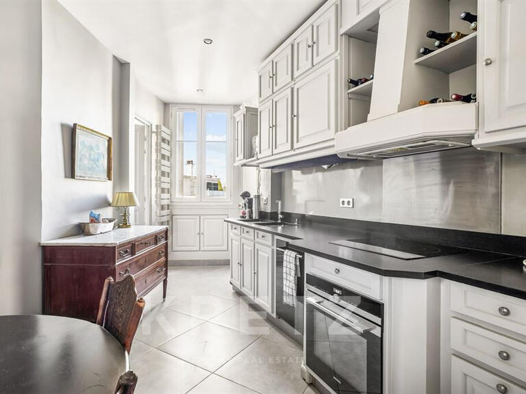 Apartment Neuilly-sur-Seine - 230m²