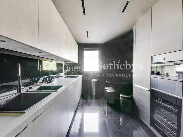 Apartment Neuilly-sur-Seine - 4 bedrooms - 176m²
