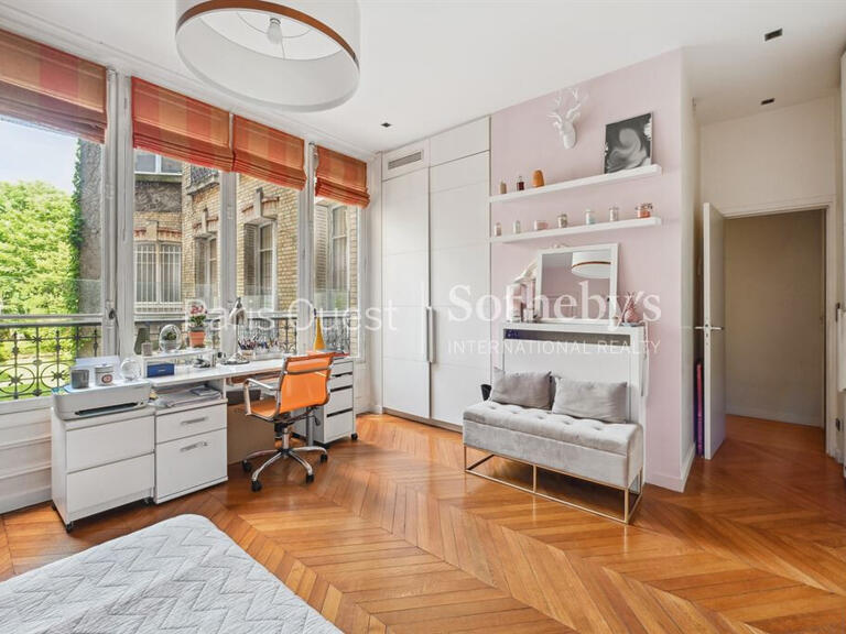 Apartment Neuilly-sur-Seine - 4 bedrooms - 210m²