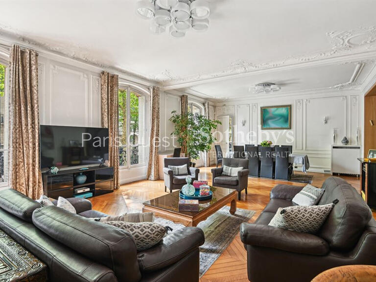 Apartment Neuilly-sur-Seine - 4 bedrooms - 210m²