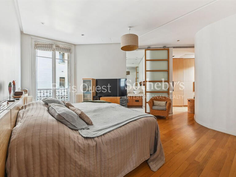 Apartment Neuilly-sur-Seine - 4 bedrooms - 210m²