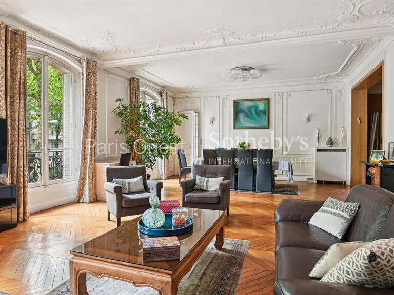 Apartment Neuilly-sur-Seine - 4 bedrooms - 210m²