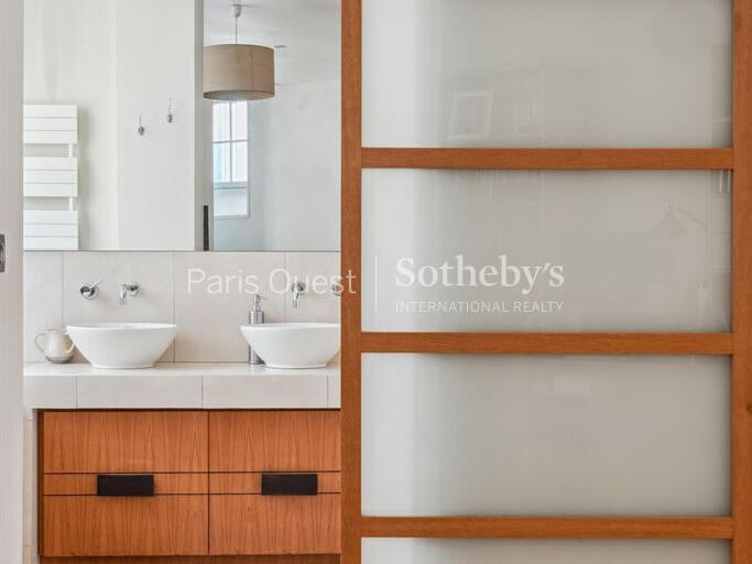 Apartment Neuilly-sur-Seine - 4 bedrooms - 210m²