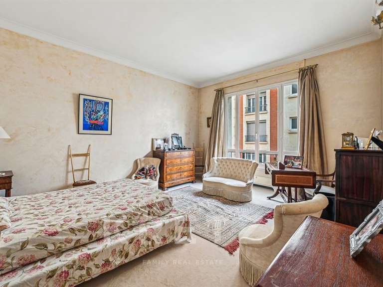 Apartment Neuilly-sur-Seine - 2 bedrooms - 145m²