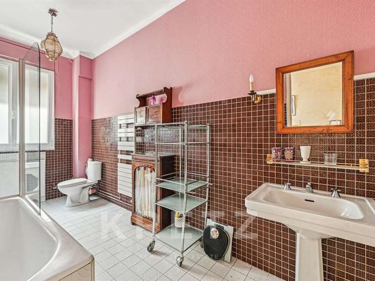 Apartment Neuilly-sur-Seine - 2 bedrooms - 145m²